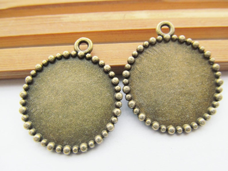 Antique Bronze Base Setting Tray Bezel Pendant CharmFinding,Round Beads Border,fit 20mm Round CabochonPictureCameo