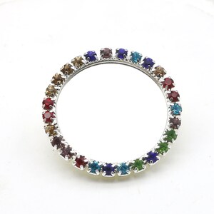 Colgante redondo de cobre con diamantes de imitación multicolor y base plana, engaste de bandeja chapado en plata, apto para camafeos de 25 mm.