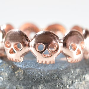 Rusted cauldron skull eternity ring, skull ring, rose gold ring, skull ring men, skull ring women, skull wedding ring, wedding band, unique