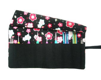 Crochet hook holder. Crochet hook roll. Clover Amour crochet hook holder. Lite crochet hook holder. Crochet hook organizer