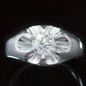 Vintage Diamond Solitaire Belcher Set Elegant Ring