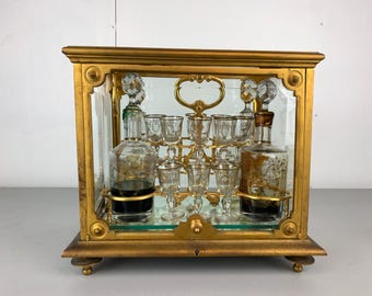 Vitrina de latón antigua para licor