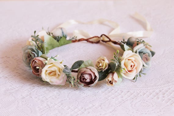 Vieux Rose Pâle Et Bleu Couronne De Fleurs Roses Feuilles Bleu Violet Au Printemps Floral Fabriqués à La Main Photoshoot Vintage