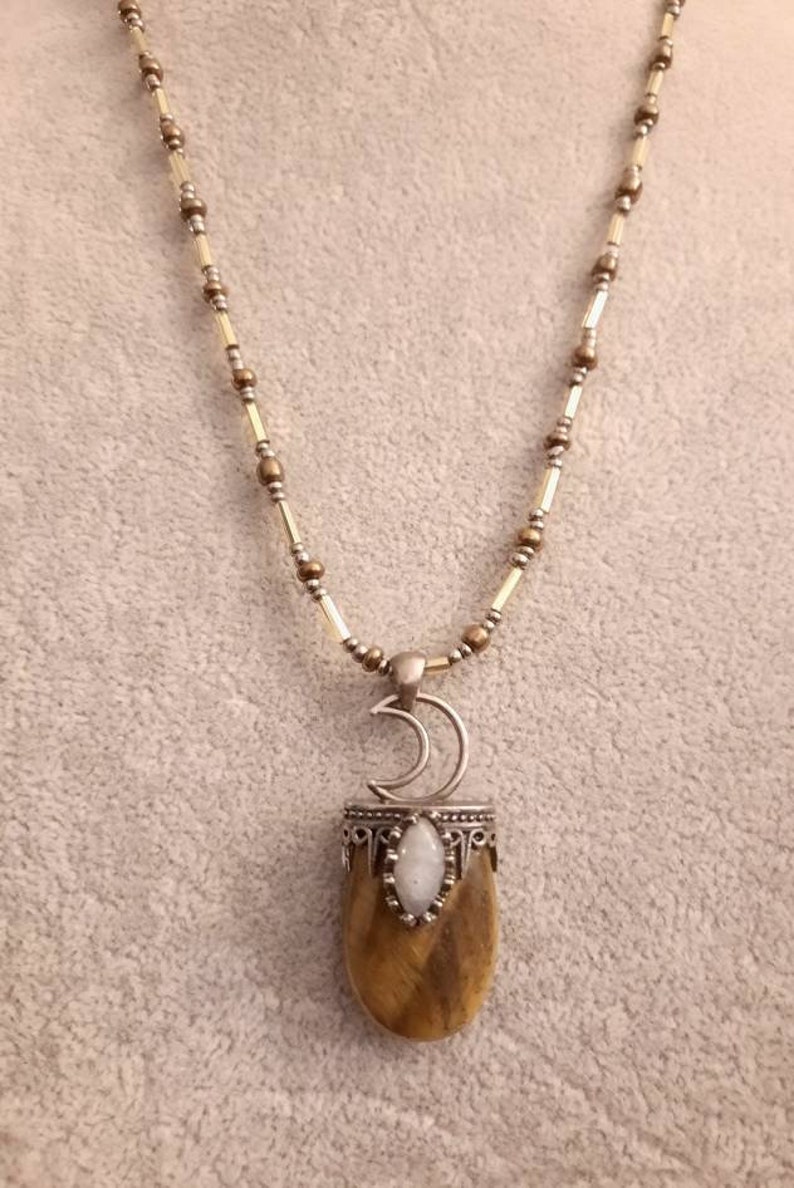Tiger/'s Eye and Labradorite Pendant on a Very Blingy Small Bead Necklace.