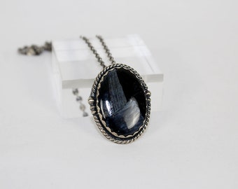 Deep blue Pietercite pendant in Fine Silver