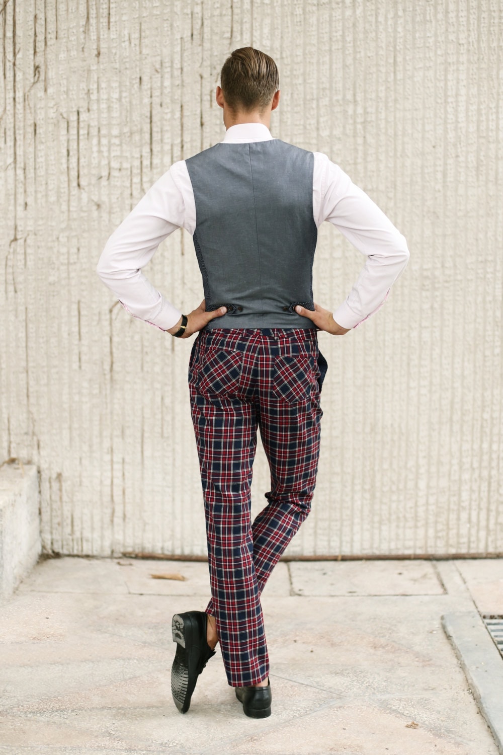 Men‘s pleated wool pants checkered