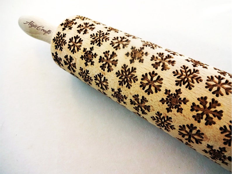 Rolling pin with snowflake pattern. Embossing rolling pin for Christmas gingerbread with SNOWFLAKES. Laser engraved image 3