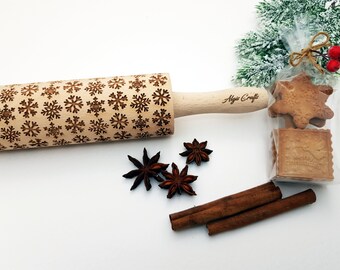 Rolling pin with snowflake pattern. Embossing rolling pin for Christmas gingerbread with SNOWFLAKES. Laser engraved