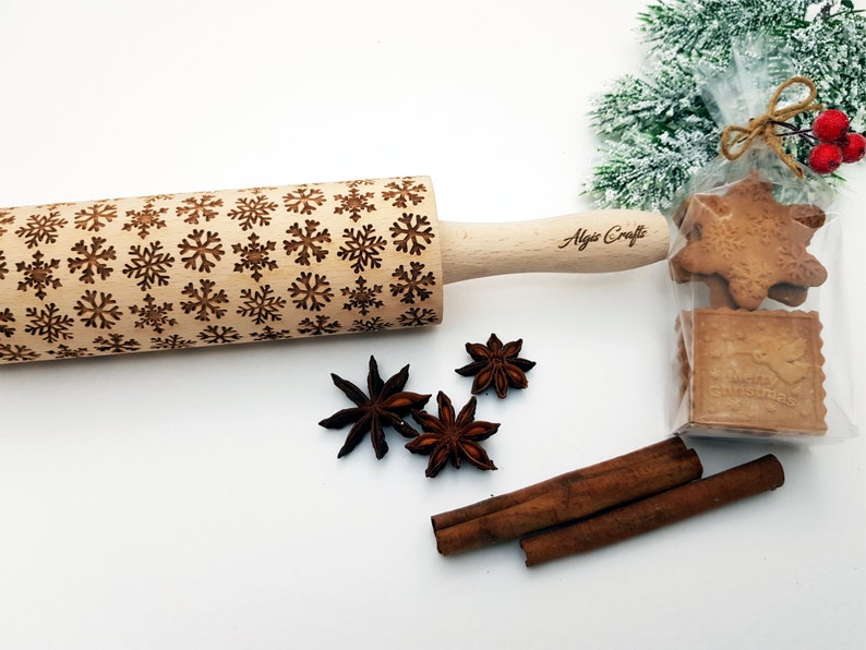 Rolling pin with snowflake pattern. Embossing rolling pin for Christmas gingerbread with SNOWFLAKES. Laser engraved image 1