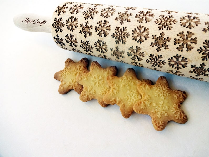 Rolling pin with snowflake pattern. Embossing rolling pin for Christmas gingerbread with SNOWFLAKES. Laser engraved image 2