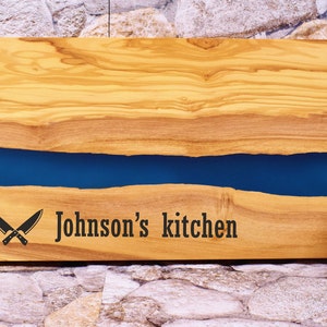 Individuelles Käsebrett, Holz Schneidebrett, Resin Servierbrett. Lasergraviertes Personalisiertes Geschenk zur Hochzeit Geburtstag Jahrestag Housewarming