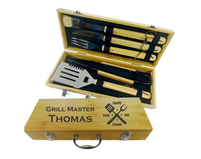 PERSONALIZED BBQ grilling set with 5 useful BBQ grilling tools in natural bamboo case