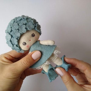 Patrón de muñeca digital en PDF: plantilla de costura e instrucciones para la mini muñeca Heidi Hydrangea de 5 pulgadas/13 cm.