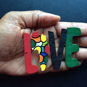 Hand geschilderd Afrikaanse kaart oorbellen ** Afrikaanse oorbellen van ebben hout houten oorbellen, Afrikaanse sieraden, beschermende stijl