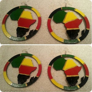 手描きのアフリカ地図のイヤリング