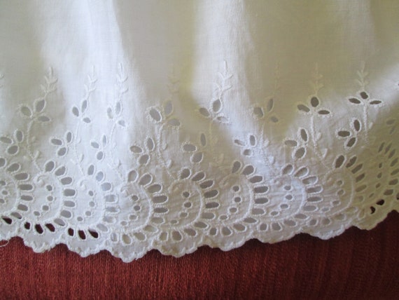 Antique Victorian/Edwardian Broderie Anglaise Eyel