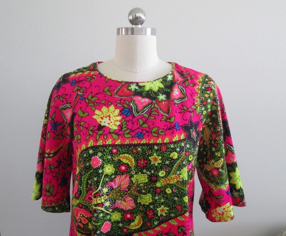 1960's Royal Hawaiian Barkcloth Dress/Psychedelic