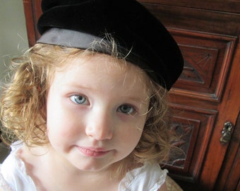 Vintage Child's Black Velvet Tam/Beret/Hat Circa 1950's to 1960's  #21061
