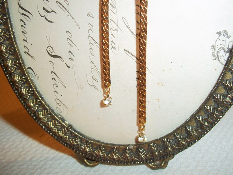 Cross-Over Tassel Necklace Serpentine Chain Faux Clear Rhinestones Modern Costume Jewelry Perfect For All Sweet Gifting Excellent Condition