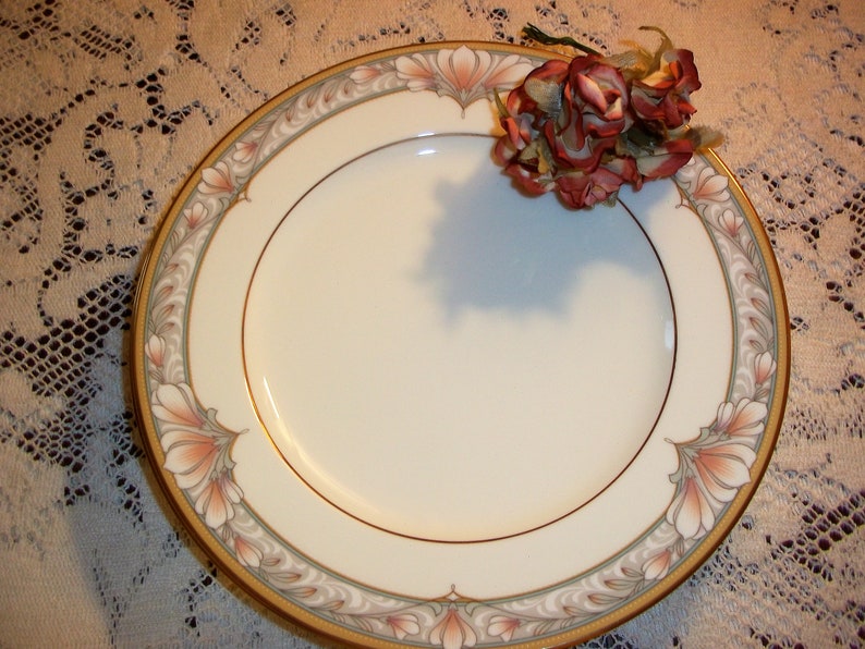 Noritake Bone China 3 Salad Plates Barrymore Pattern 9737 Vintage 1970/'s Japan Wedding Bridal Shower Gifting Excellent Condition