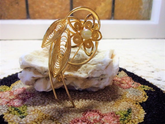 Lovely Floral Pearl Filigree Brooch Vintage 1980's
