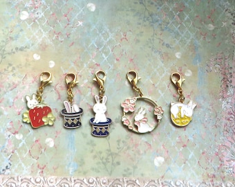 Set aus 5 verschiedenen Häschen Charm Maschenmarkierern zum Stricken oder Häkeln