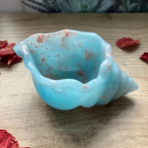 Shell Trinket Holder - Light Blue - Copper Flakes - Conch Shell - Handmade - Resin – Decorative - Homeware.