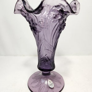 Fenton Amethyst Violet Glass Embossed Daffodils 7.5" Ruffled Trumpet Vase Mint