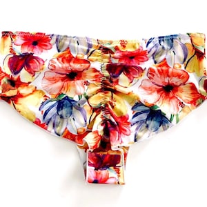 Midi Cheeky Imposters Bikini Bottoms Swimwear Scrunch Back Detailing Vintage Style Swimwear Women Fashion Trendy Bathing Suit