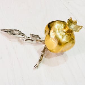 Melograno, scultura, piccolo ramoscello di melograno in bronzo fuso, ramo di bronzo argentato, regalo unico