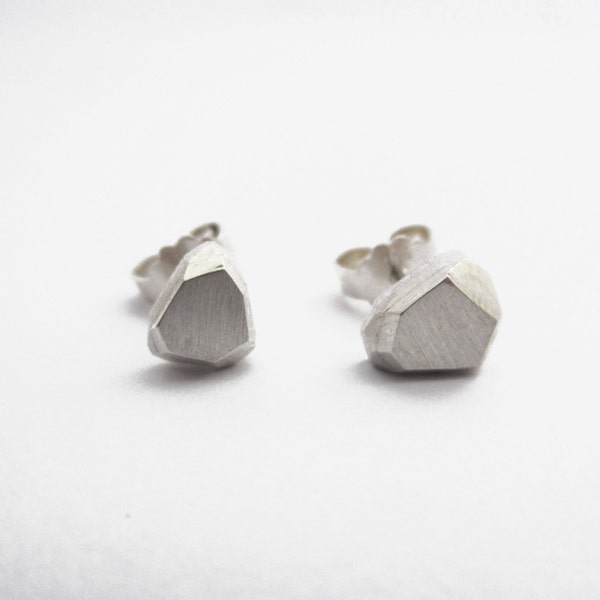 Silver handmade earstuds - 'Macro' - geometrical - small, faceted and modern earrings - matte and glossy combination - diamond inspired