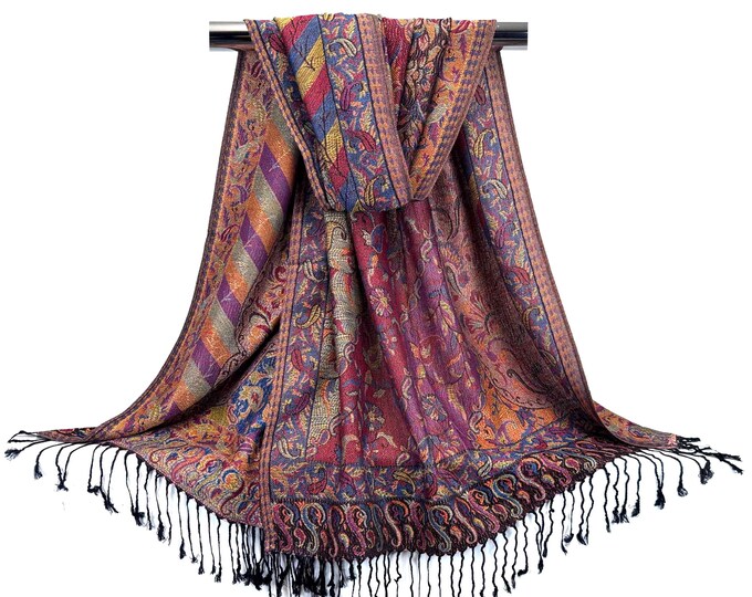 Dreamy Floral Garland Pashmina main image 1