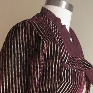 Vintage 1900s Ladie&#39;s Luxurious Purple Velvet Striped Peplum Jacket