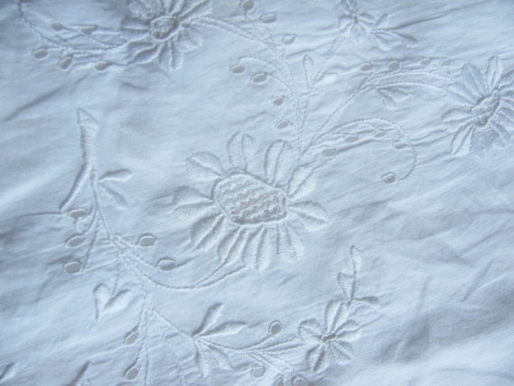 Wonderful Vintage 1900s White Embroidered Cotton … - image 6