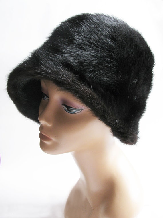 Outstanding Vintage 1940s Black Mink Cloche Hat - image 1