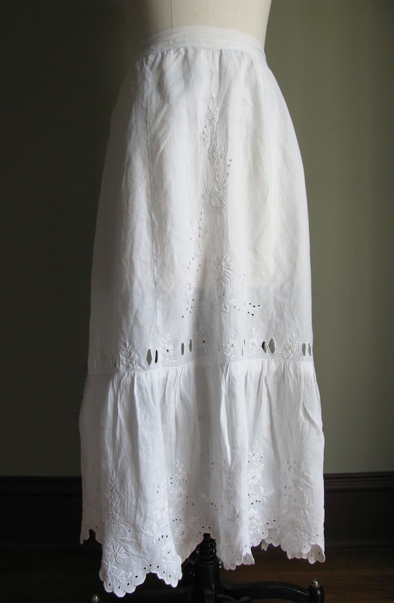 Wonderful Vintage 1900s White Embroidered Cotton … - image 1