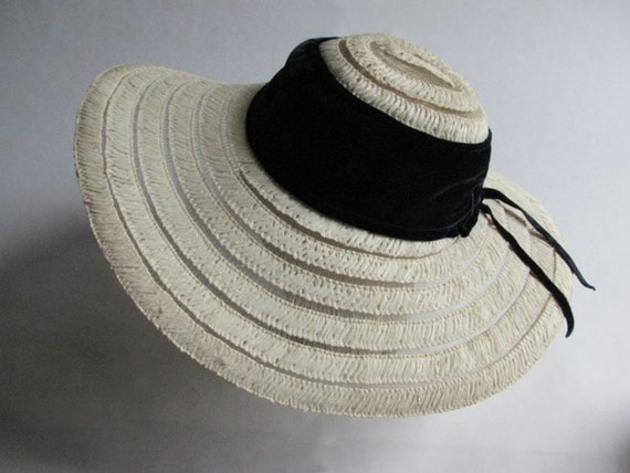 Vintage Florianne Off-white brimmed hat with navy… - image 3