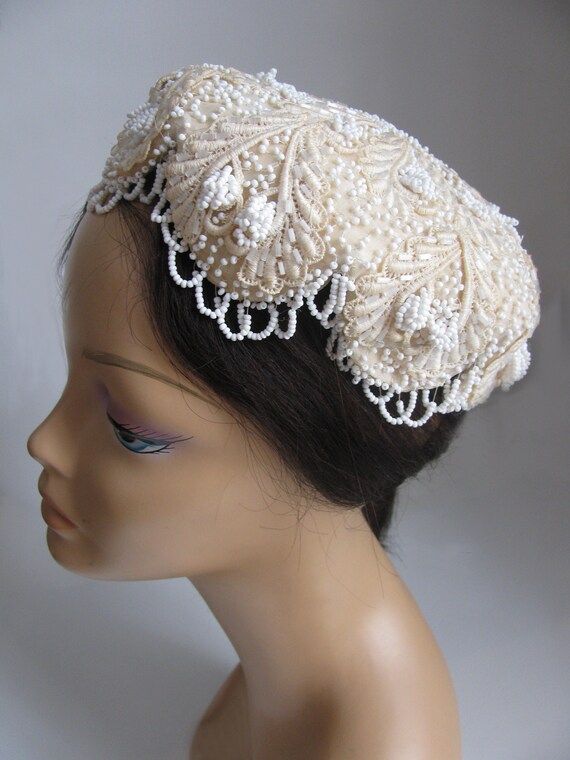 Vintage 1950s Elegant Ivory and White Beaded Lace Pill Box 