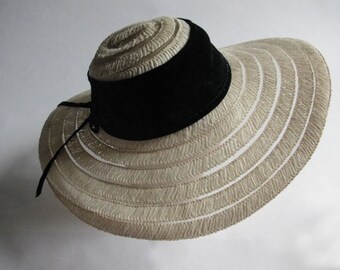 ADORABLE 1940s\' NAVY STRAW BERET WITH OFF-WHITE CORDED TRIM DarlingDawn Vintage | Vintage straw boaters hat 1930-1940 main image 2