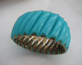 Vintage 1950s Aqua Lucite and Metal Stretch Bracelet Made in Hong Kong