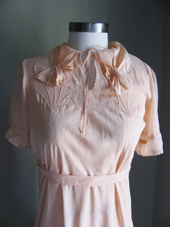 Vintage 1940s Peach Silk Short Sleeve Gown/Nightgo