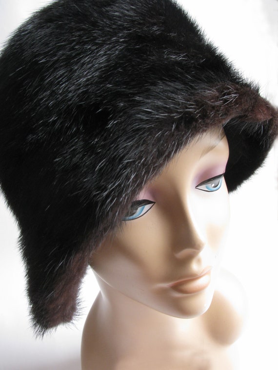 Outstanding Vintage 1940s Black Mink Cloche Hat - image 3