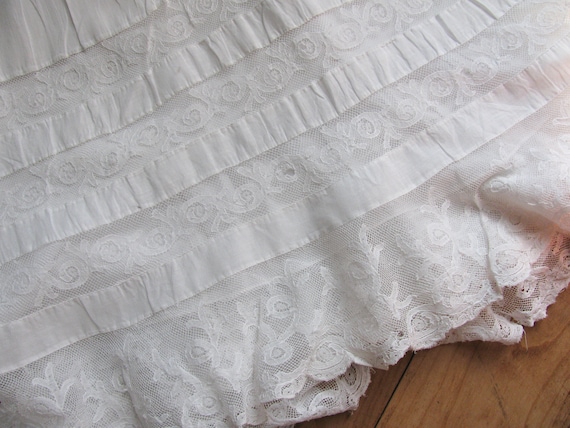 Vintage 1900s White Cotton Skirt With Rows of Lace and Lace Ruffle 