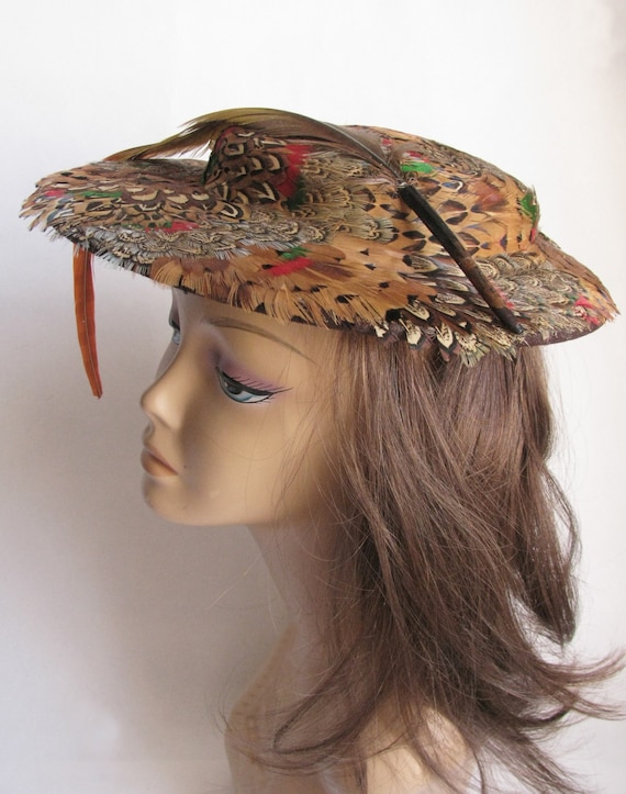 Beautiful 1940's Multi-Color Autumn Feather Brimme