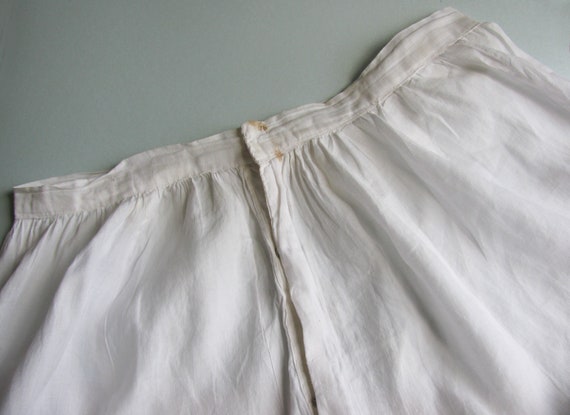 Wonderful Vintage 1900s White Embroidered Cotton … - image 2