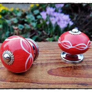 Cabinet knob red with white pattern, ceramic furniture knob, furniture knob, drawer knob, vintage, decoration, furniture accessories