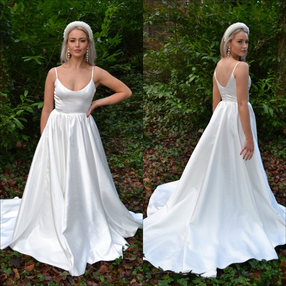 Simple Modern Bridal Gown / Wedding Dress / Elegant Bride / Classic Shape  Scoop Neckline Spaghetti Straps / Satin Royal Wedding / SADIE -  Canada