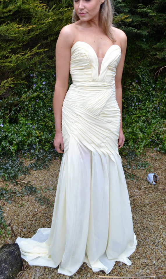 strapless fitted wedding dresses