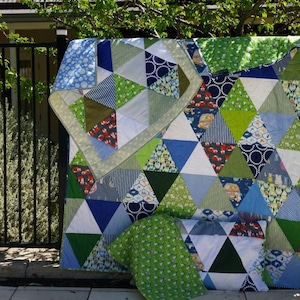 Single-size quilt and pillowcase.