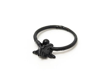 Vertebrae Ring I, Size 8 // Rings, minimalist, Macabre, dark aesthetic, customized, family, jewelry, set, birthstone, green, dainty, bone